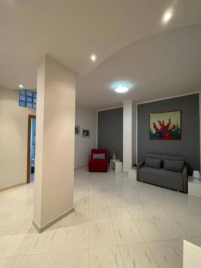 Comfort Apartment And Terrace Nel Cuore Di Бари Экстерьер фото